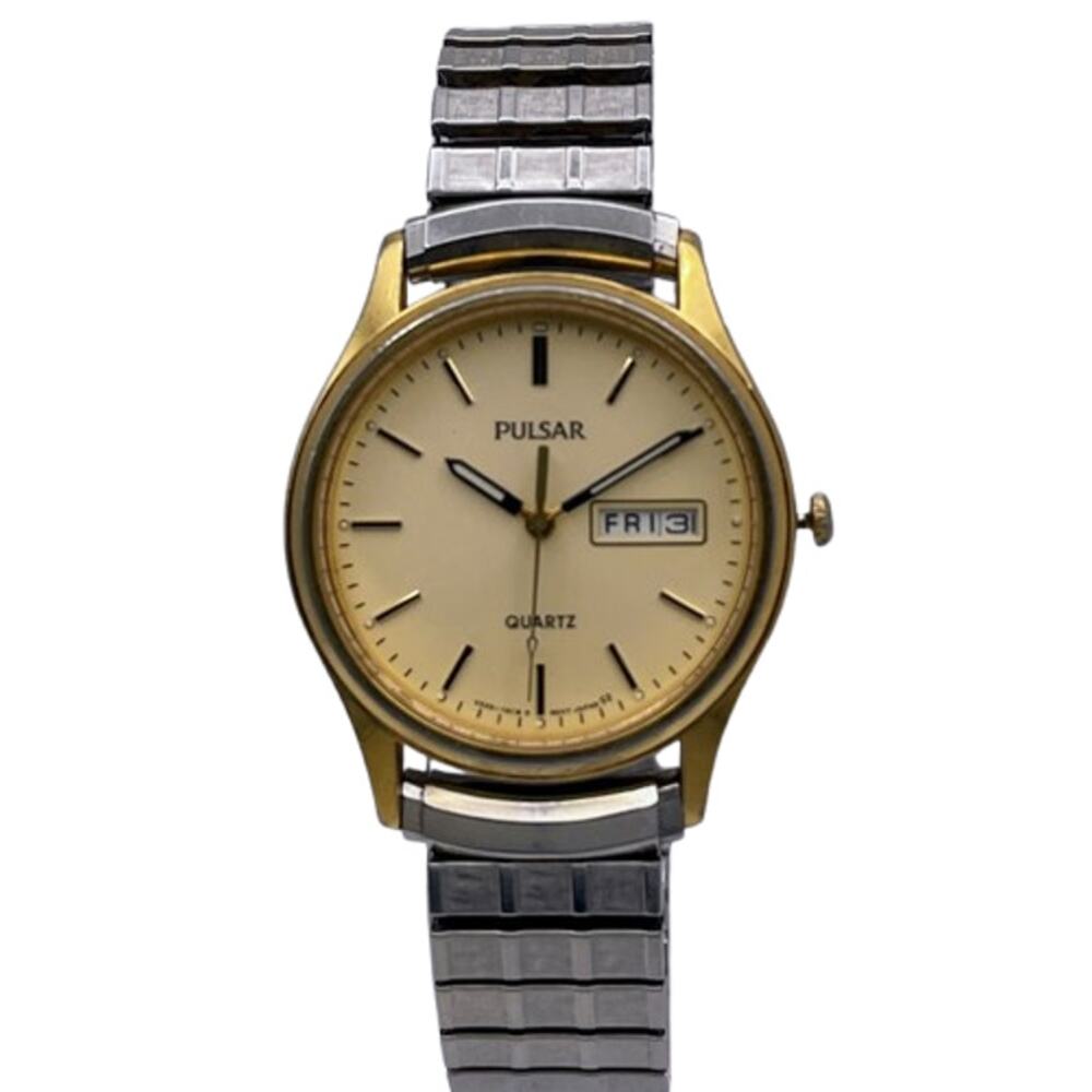 Pulsar V533-7A30 Men’s Quartz Day-Date Watch